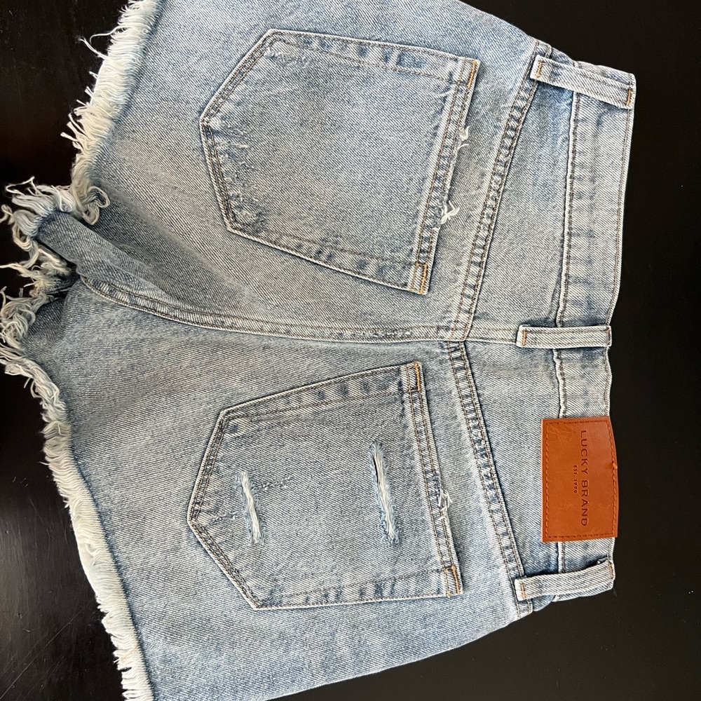 Lucky Brand Women's Frayed Jean Shorts - Light Blue - Picture 3 of 3